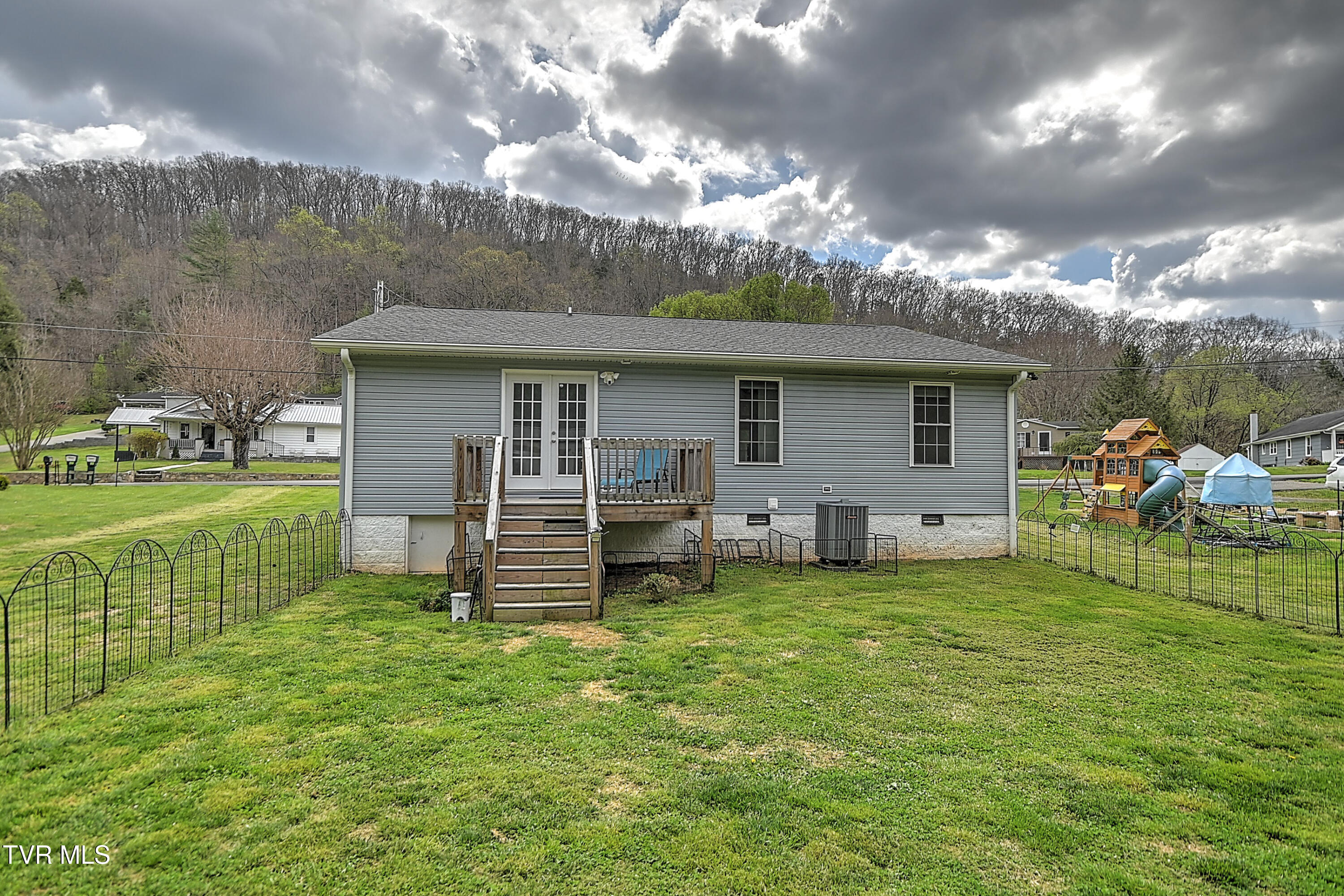 1735 Southside Road Elizabethton, TN 37643 - Photo 35 of 53 1735 Southside GM-38