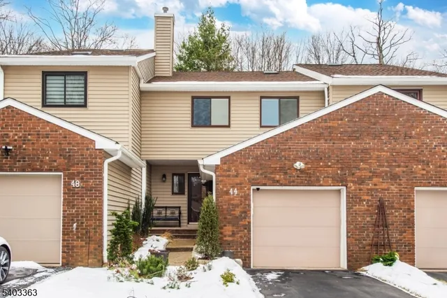 $555,000 | 44 Littlewood Court, Wayne, NJ 07470