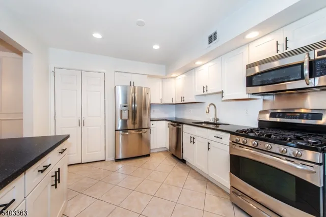 $555,000 | 44 Littlewood Court, Wayne, NJ 07470