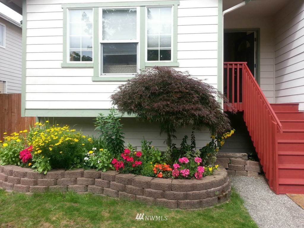 18018 29th Avenue Southeast Bothell, WA 98012 - Photo 2 of 10
