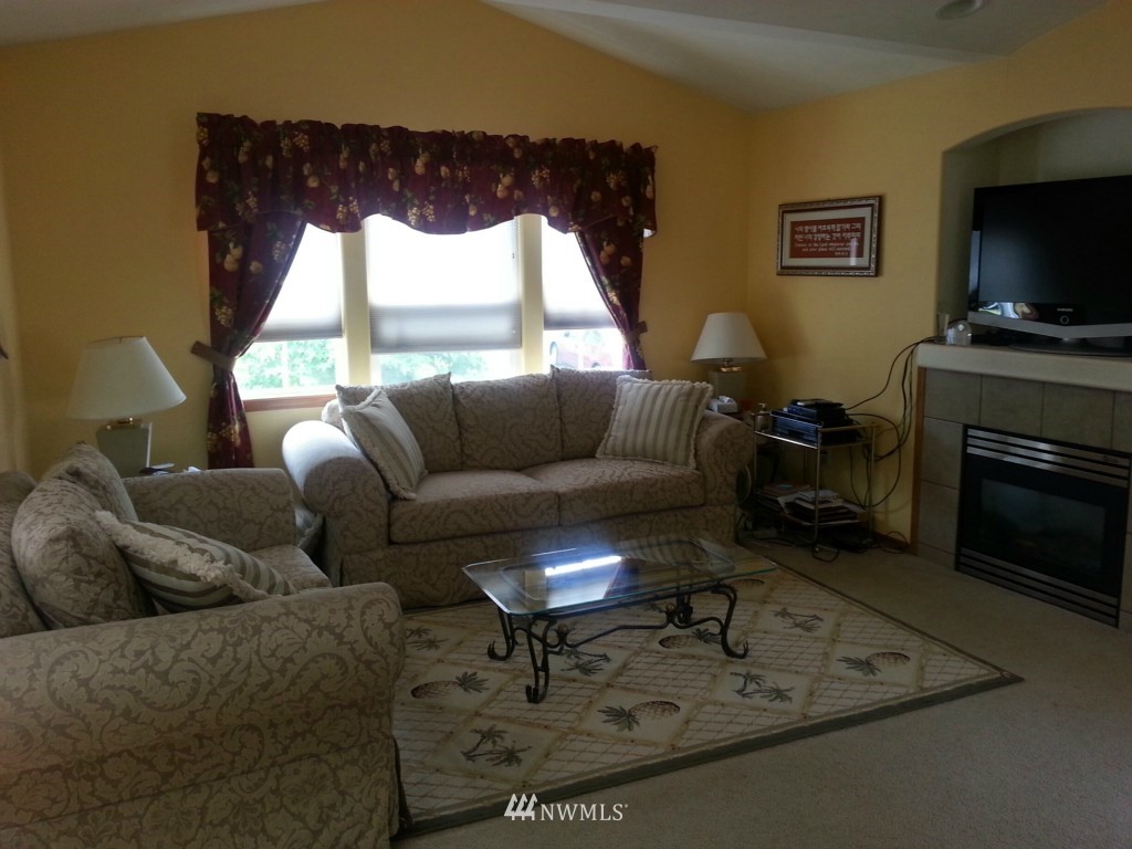 18018 29th Avenue Southeast Bothell, WA 98012 - Photo 4 of 10