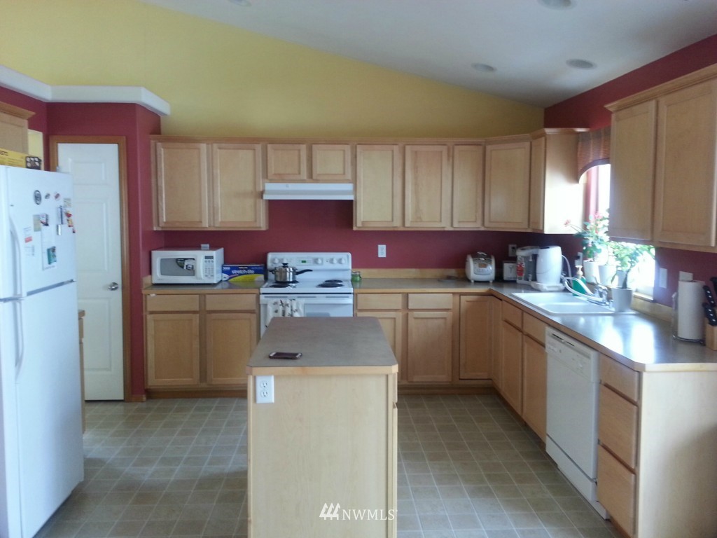 18018 29th Avenue Southeast Bothell, WA 98012 - Photo 5 of 10