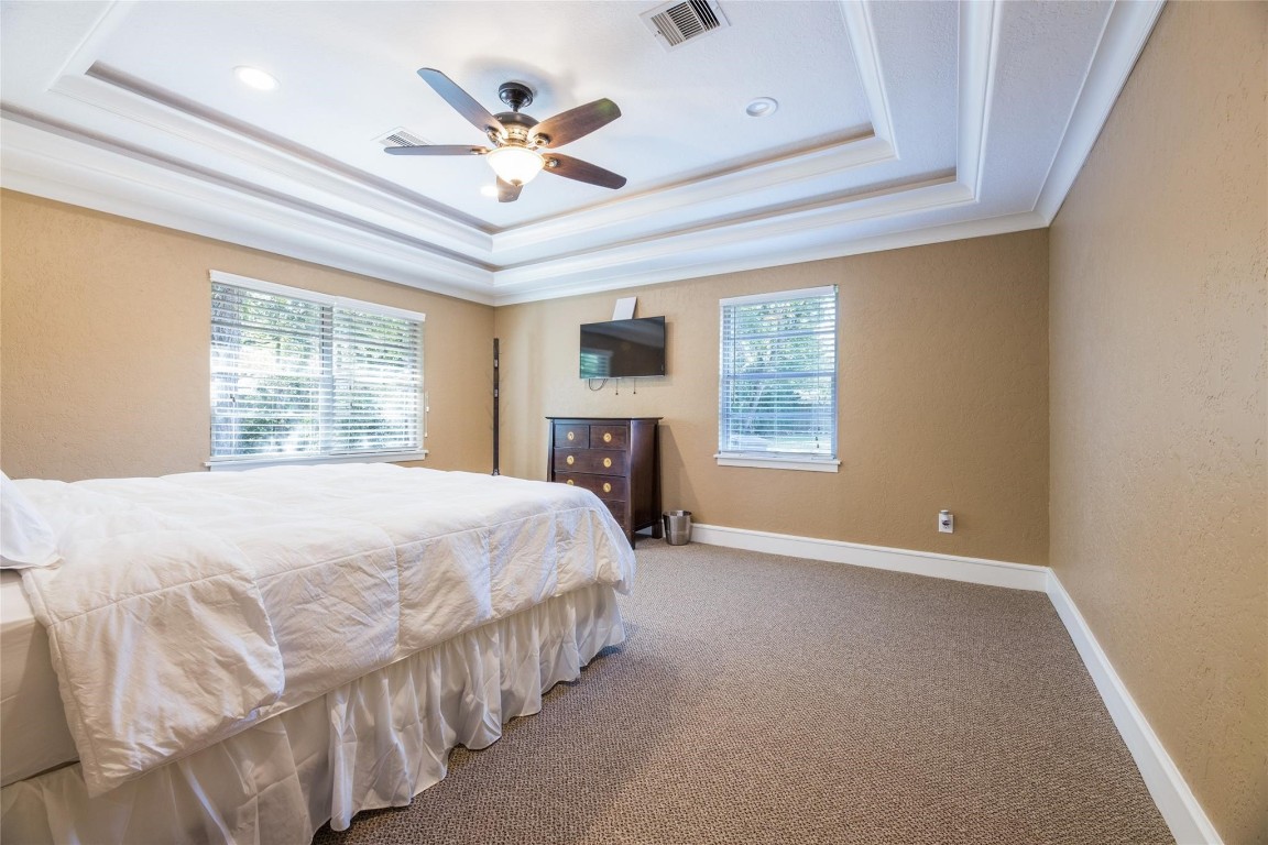 845 Holly Ridge Drive Houston, TX 77024 - Photo 3 of 10