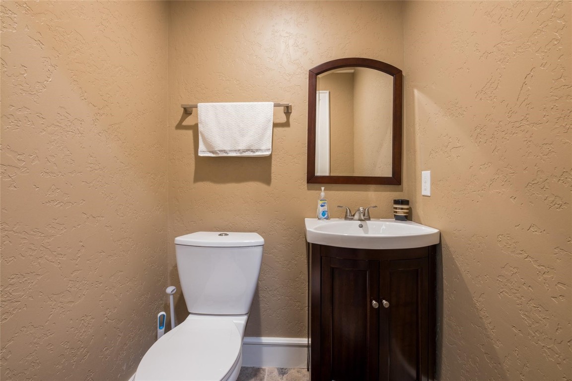 845 Holly Ridge Drive Houston, TX 77024 - Photo 7 of 10