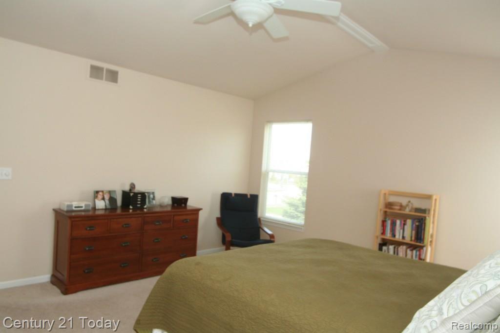 3669 Crooks Road Rochester, MI 48309 - Photo 15 of 36 CEILING FAN