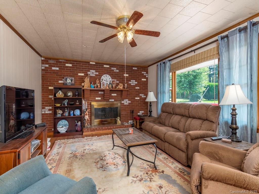 25 Thompson Cove Road Clyde, NC 28721 - Photo 2 of 14