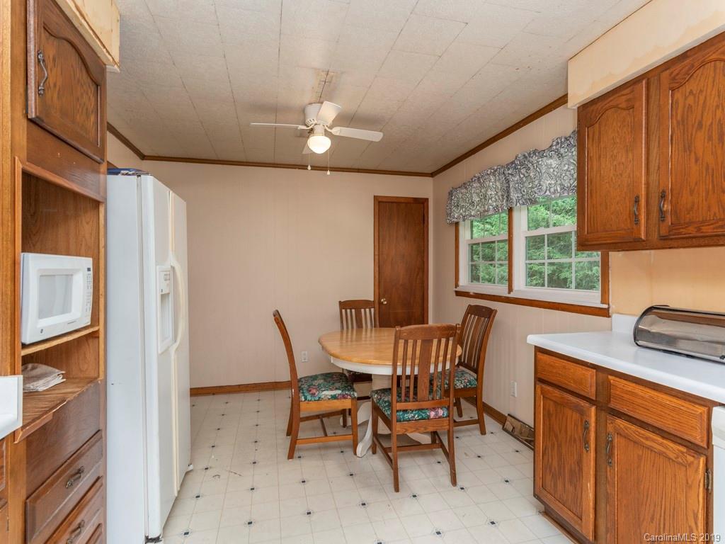 25 Thompson Cove Road Clyde, NC 28721 - Photo 4 of 14