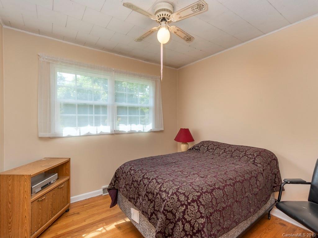 25 Thompson Cove Road Clyde, NC 28721 - Photo 5 of 14