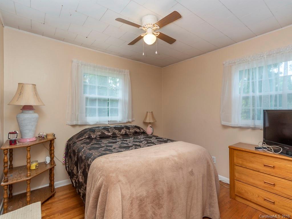 25 Thompson Cove Road Clyde, NC 28721 - Photo 7 of 14