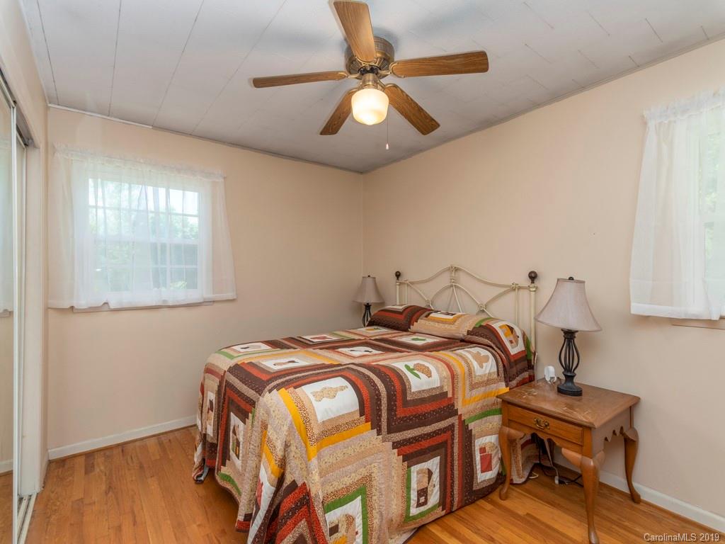 25 Thompson Cove Road Clyde, NC 28721 - Photo 8 of 14