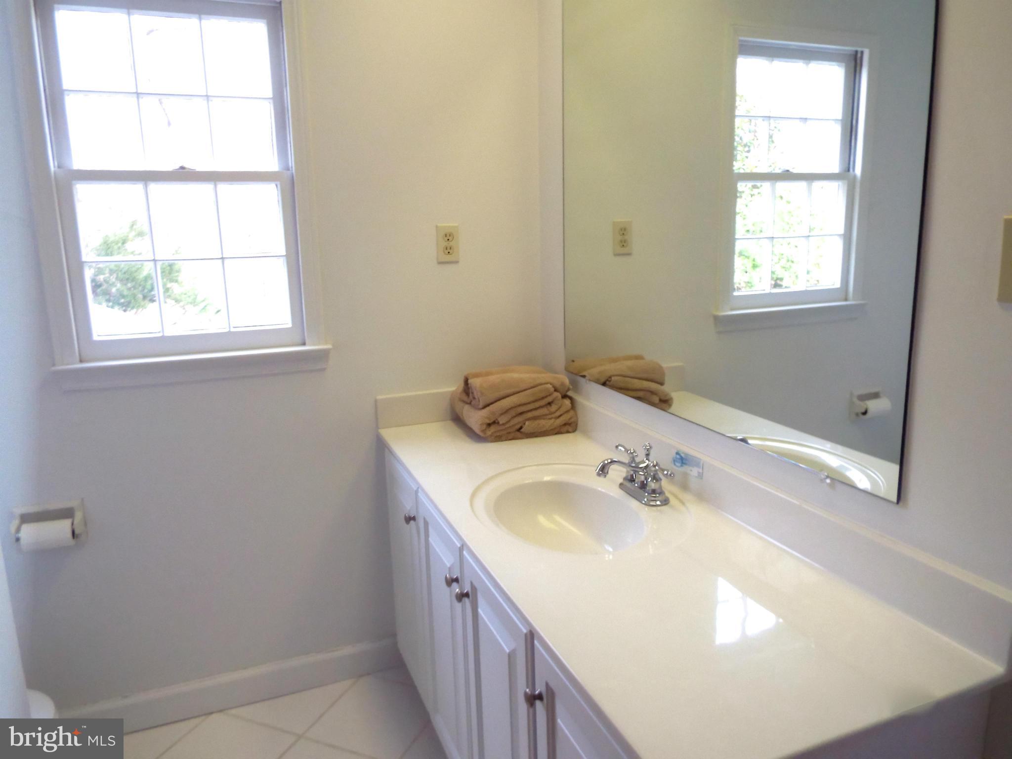 11611 Beall Mountain Road Potomac, MD 20854 - Photo 26 of 30 Bath