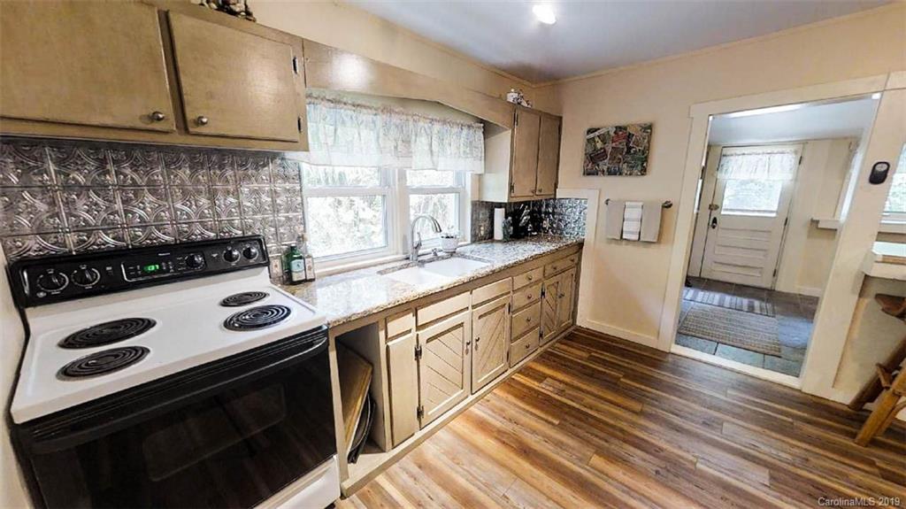946 Old Fort Road Fairview, NC 28730 - Photo 14 of 44 Gallery Image 14