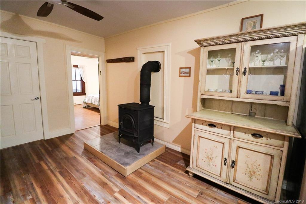 946 Old Fort Road Fairview, NC 28730 - Photo 15 of 44 Gallery Image 15