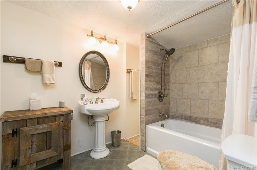 946 Old Fort Road Fairview, NC 28730 - Photo 17 of 44 Gallery Image 17