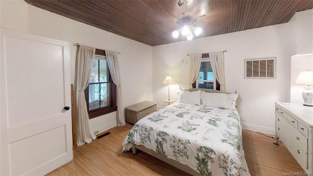 946 Old Fort Road Fairview, NC 28730 - Photo 22 of 44 Gallery Image 22