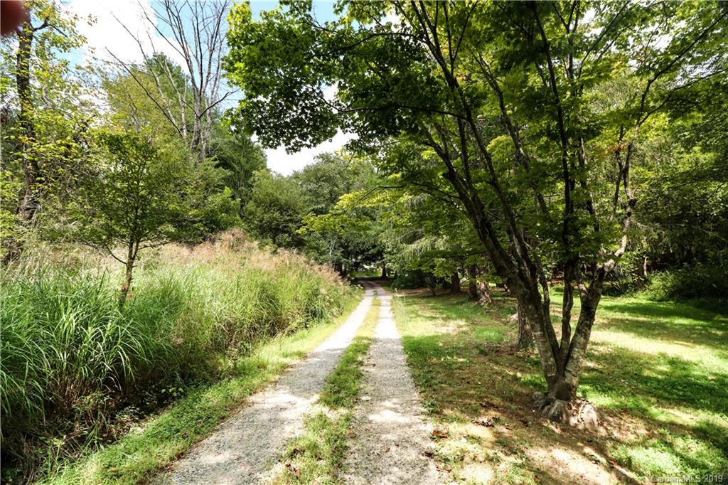 946 Old Fort Road Fairview, NC 28730 - Photo 5 of 44 Gallery Image 5