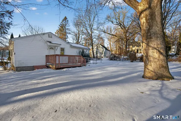 $324,900 | 34 Lakeview Avenue, Cheshire, CT 06410