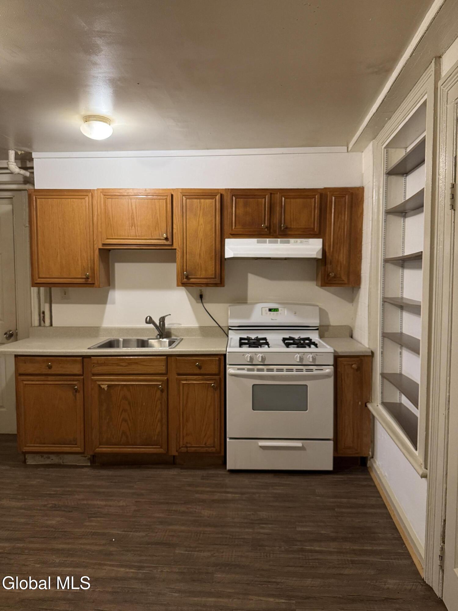 55 Ten Broeck Street, Unit GARDEN A Albany, NY 12210 - Photo 5 of 21 IMG_4435