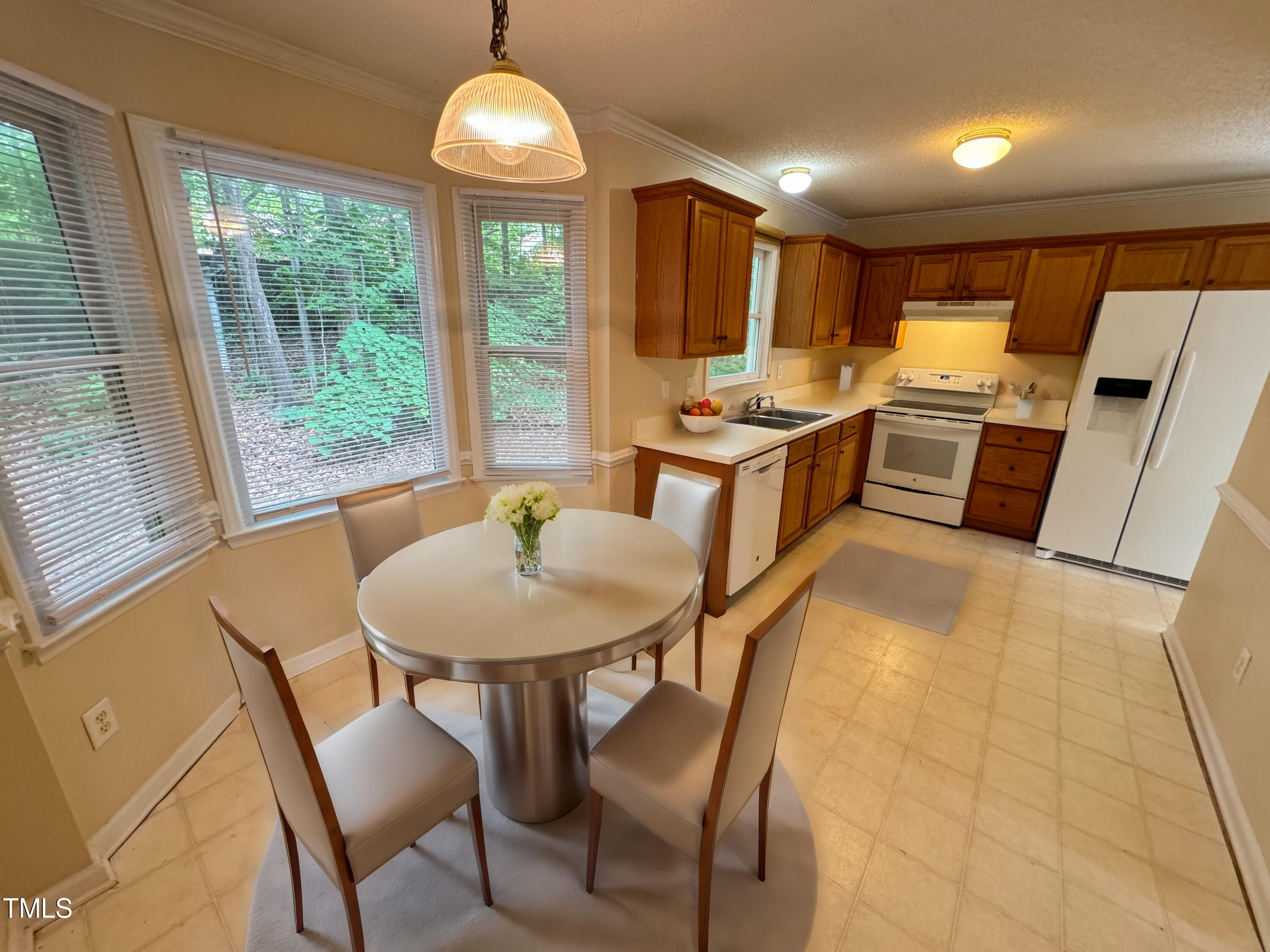 *Virtually Staged* Kitchen