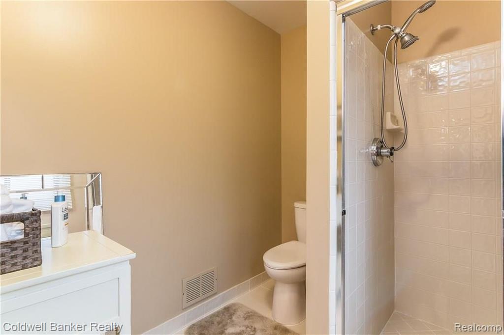 2192 Rochelle Park Drive, Unit 112 Rochester Hills, MI 48309 - Photo 21 of 37