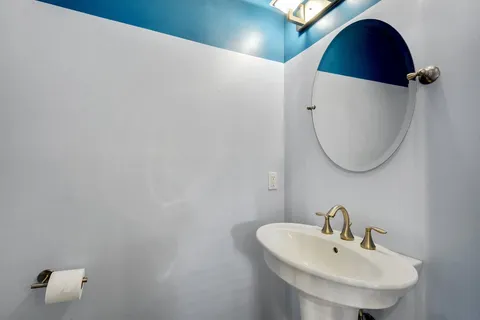 $4,000 | 1203 East 2nd Street, Unit B, Austin, TX 78702