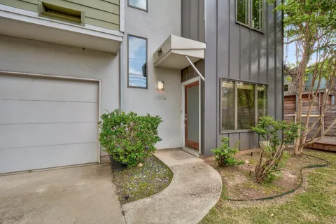 $4,000 | 1203 East 2nd Street, Unit B, Austin, TX 78702