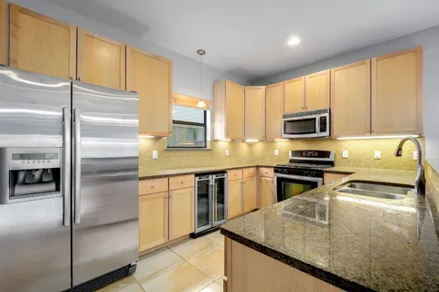 $4,000 | 1203 East 2nd Street, Unit B, Austin, TX 78702