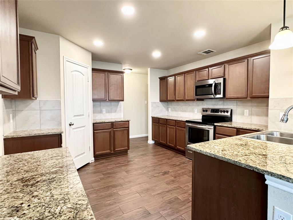 905 Quartz Trail Princeton, TX 75407 - Photo 7 of 26