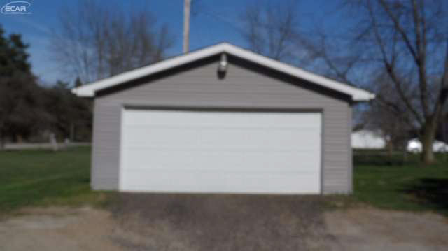 12496 North Center Road Clio, MI 48420 - Photo 3 of 10 21137459-2.JPG