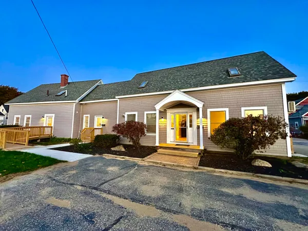 $999,000 | 7 Jackson Street, Rochester, NH 03867