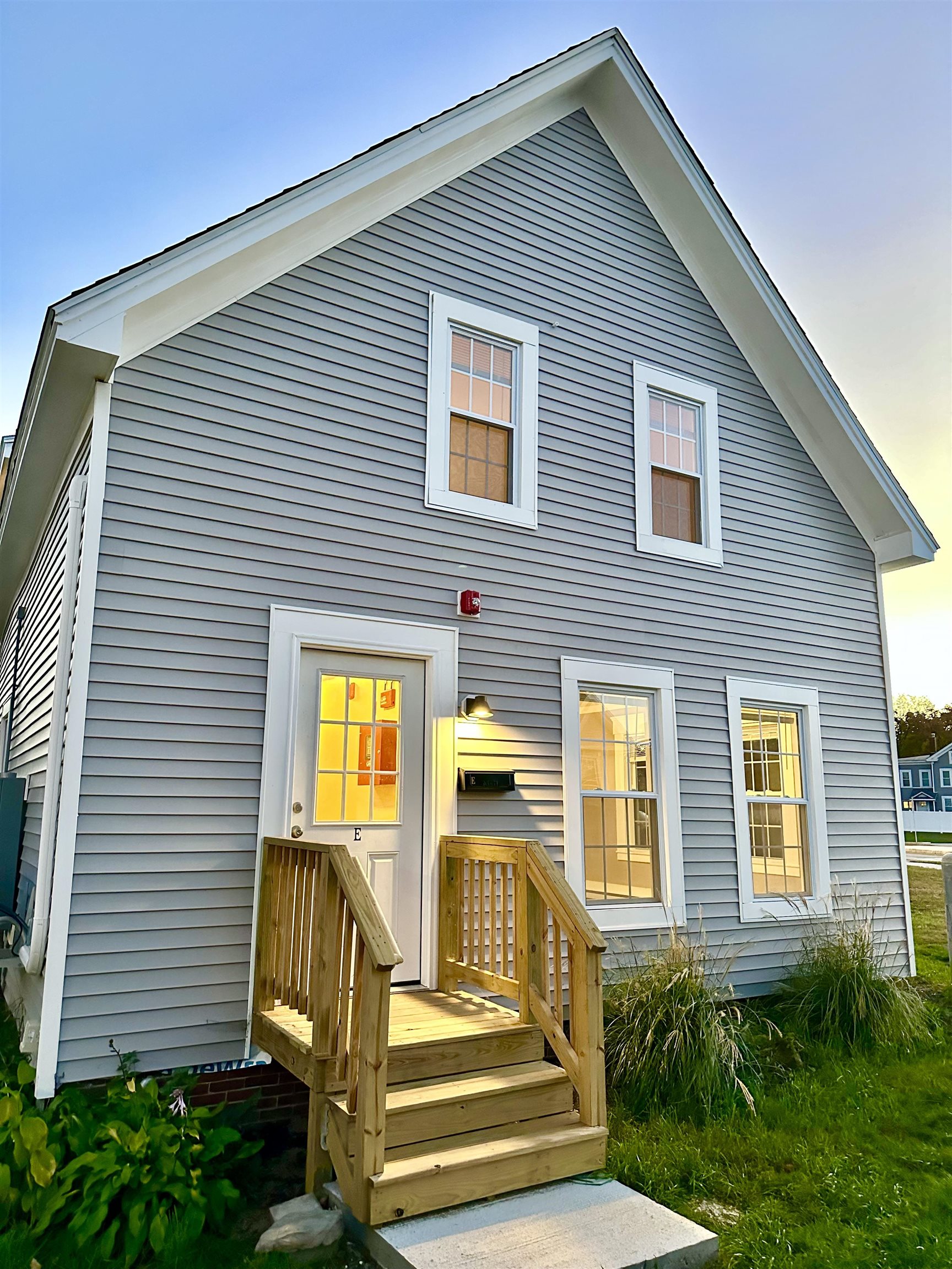 7 Jackson Street Rochester, NH 03867 - Photo 2 of 11