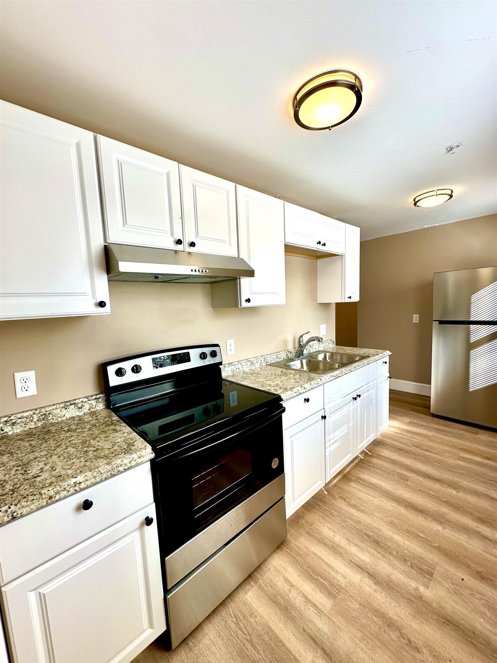 7 Jackson Street Rochester, NH 03867 - Photo 3 of 11
