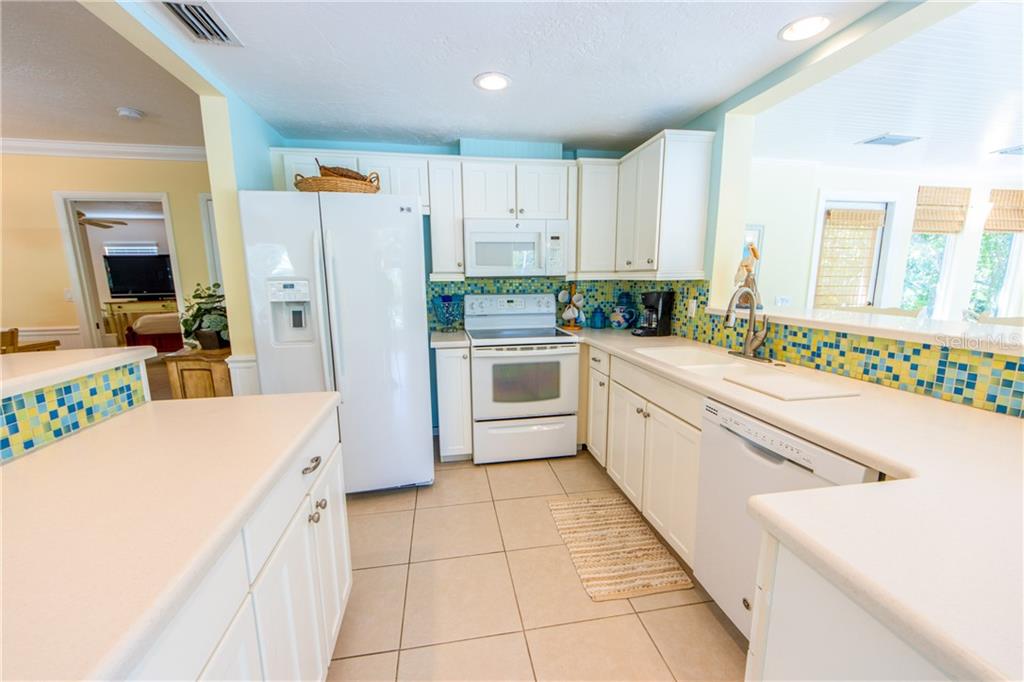 720 Jacaranda Road Anna Maria, FL 34216 - Photo 12 of 30 Gallery Image 12