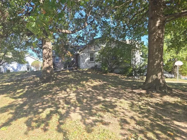 $277,995 | 1500 Arrowhead Drive, Atchison, KS 66002