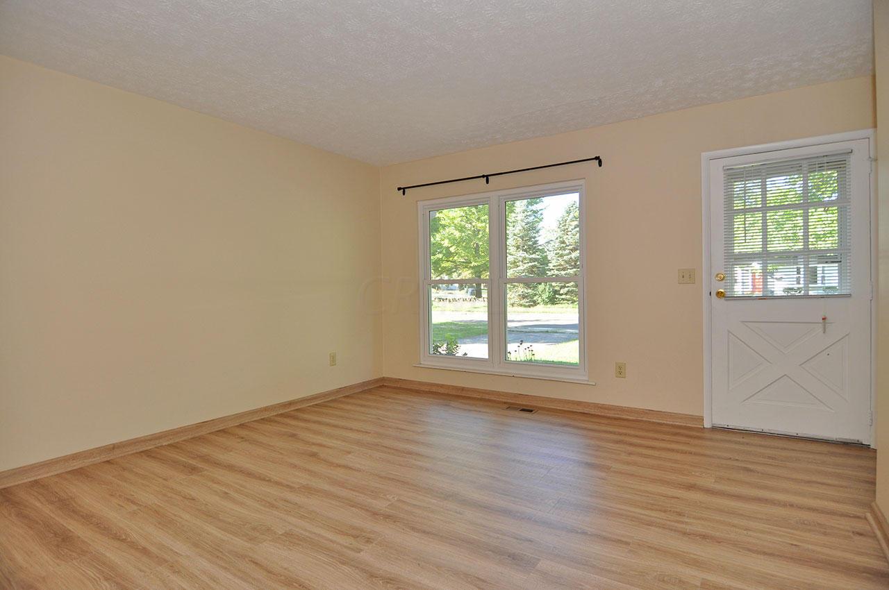 5108 Drivemere Road Hilliard, OH 43026 - Photo 3 of 20 Gallery Image 3