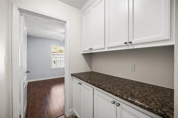 $2,500 | 2923 Chaucer Drive, Montgomery, TX 77356