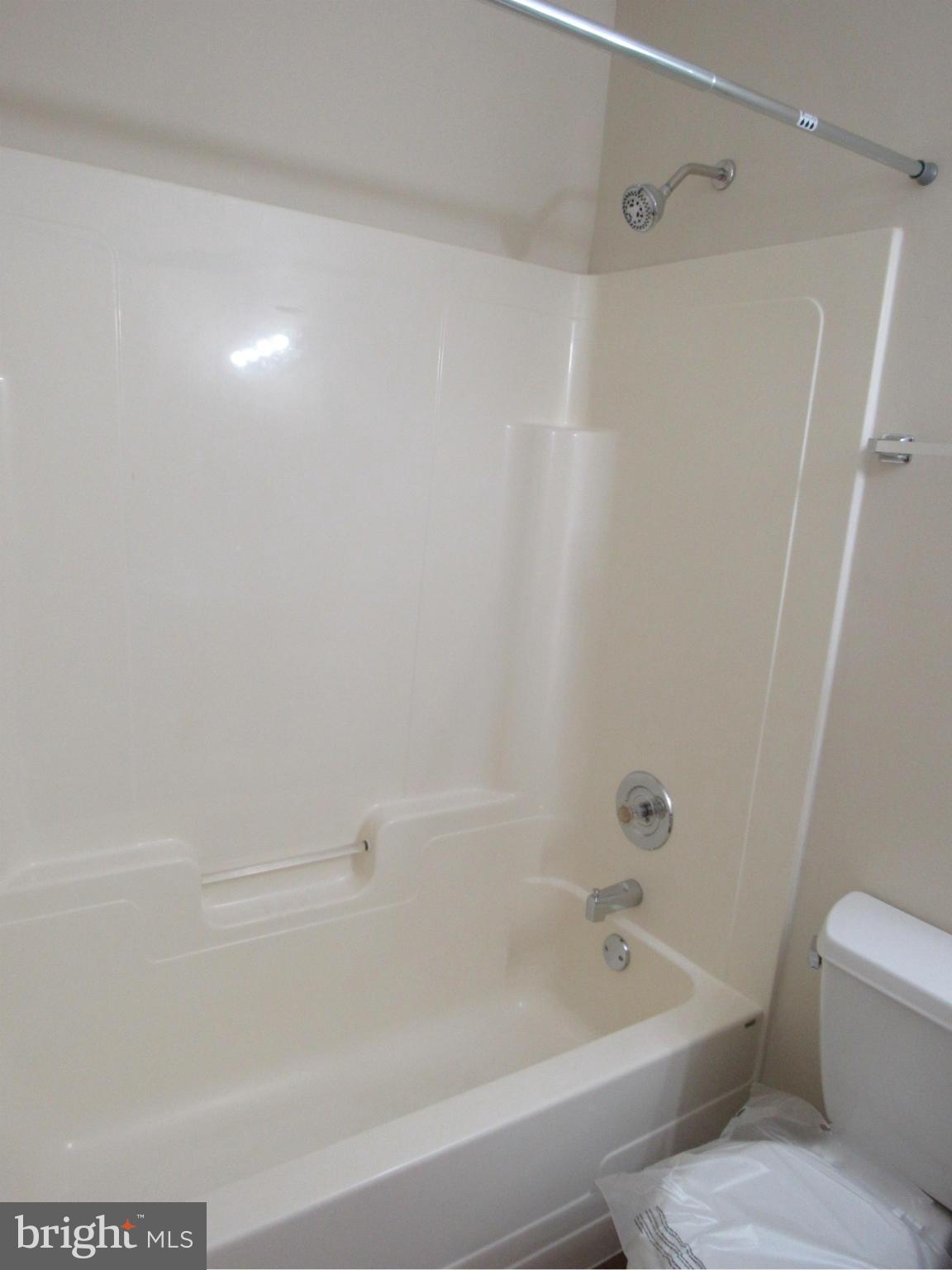 8700 Chestnut Ridge Drive Laurel, MD 20707 - Photo 17 of 30 Bath (Master)