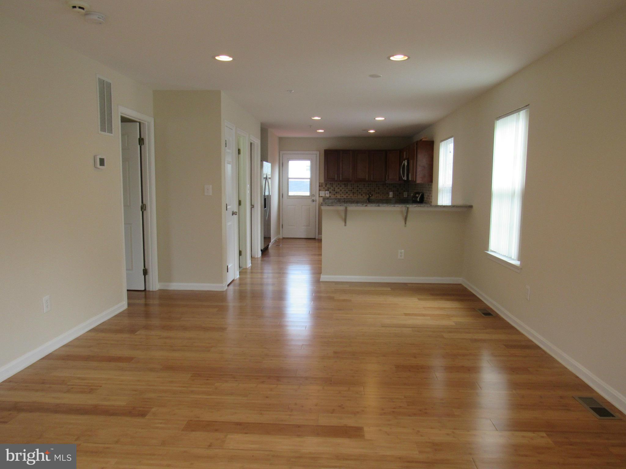 8700 Chestnut Ridge Drive Laurel, MD 20707 - Photo 8 of 30 Living Room