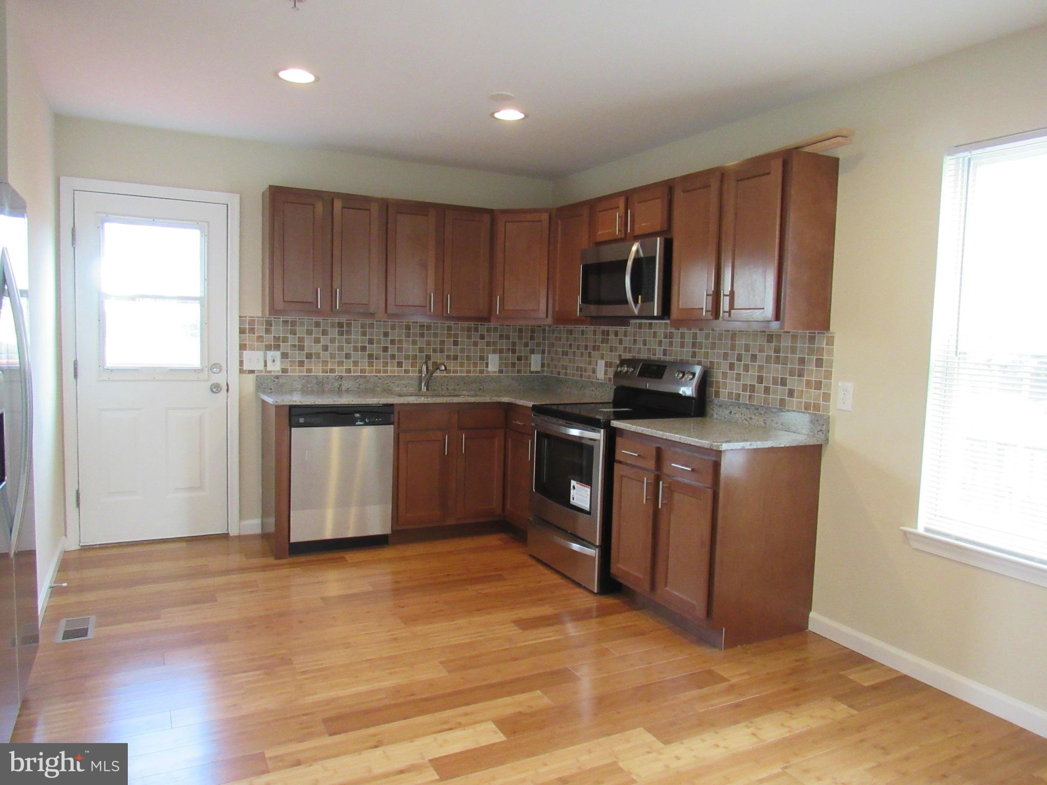 8700 Chestnut Ridge Drive Laurel, MD 20707 - Photo 9 of 30 Kitchen