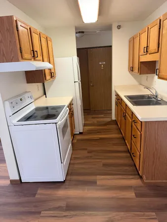 $1,050 | 611 Main Street South, Unit 208, Renville, MN 56284