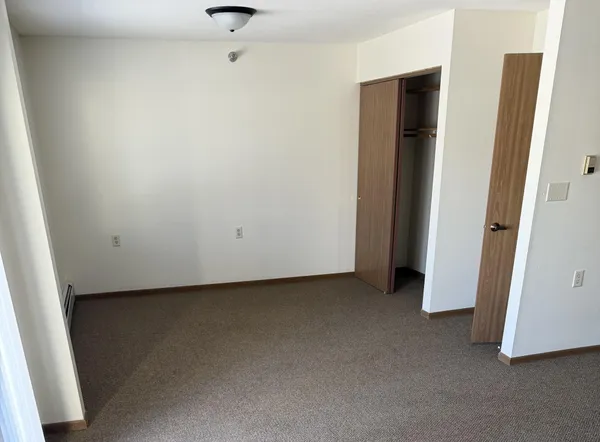 $1,050 | 611 Main Street South, Unit 208, Renville, MN 56284