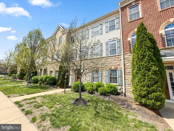 $3,650 | 42365 Pine Forest Drive, Chantilly, VA 20152