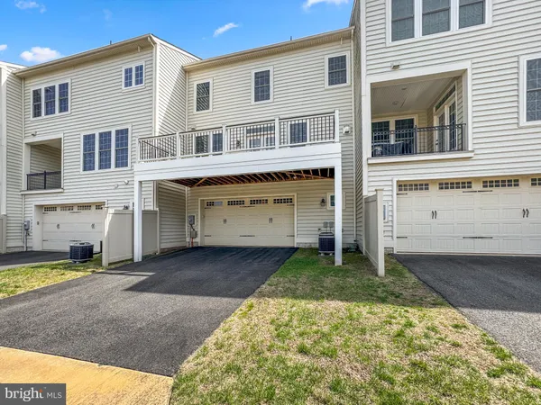 $3,650 | 42365 Pine Forest Drive, Chantilly, VA 20152