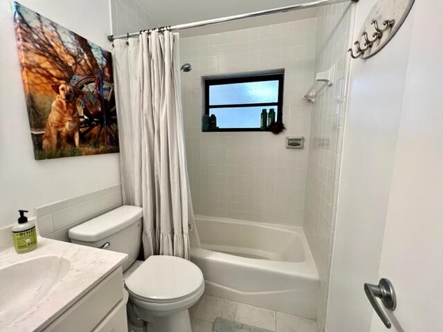 3373 Grove Road Palm Beach Gardens, FL 33410 - Photo 14 of 14 Main Bath