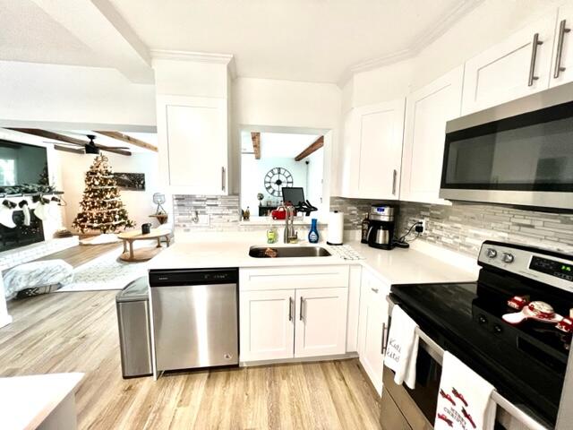 3373 Grove Road Palm Beach Gardens, FL 33410 - Photo 3 of 14 Kitchen/Fam Rm