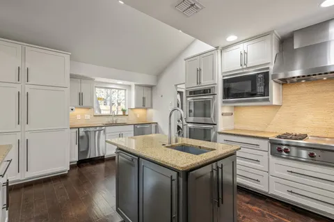 $1,479,500 | 7202 Running Rope Circle, Austin, TX 78731