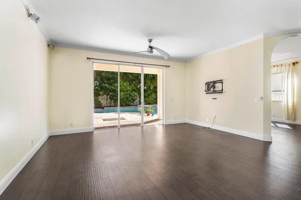 $5,600 | 1325 Camellia Circle, Weston, FL 33326