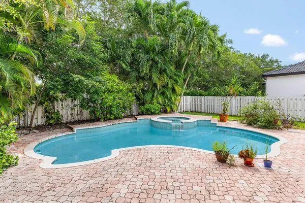 $5,600 | 1325 Camellia Circle, Weston, FL 33326