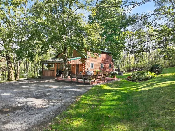 $647,500 | 194 Foster Road, Beaver Falls, PA 15010