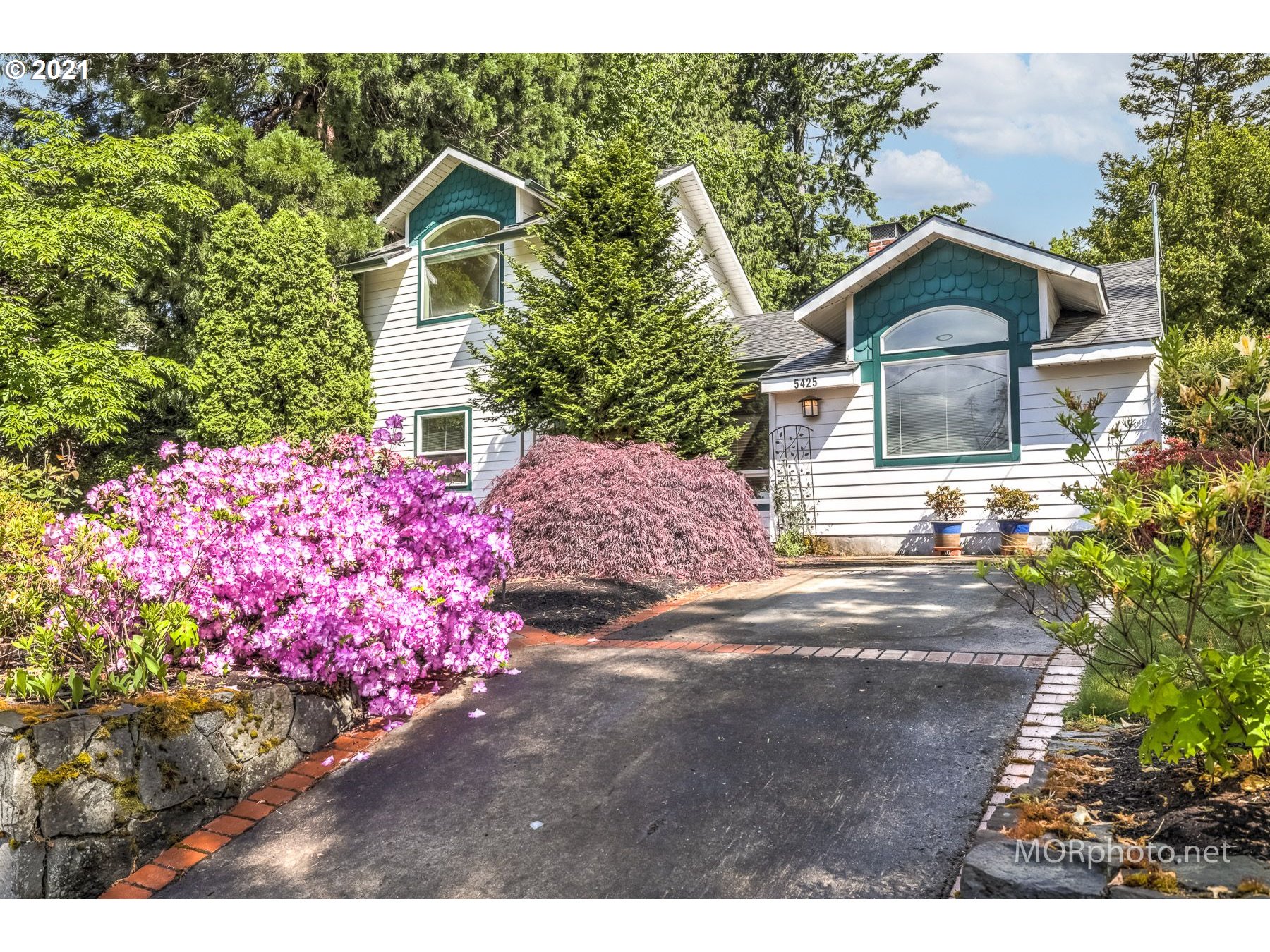 5425 Southwest Nebraska Street Portland, OR 97221 - Photo 2 of 25 Gallery Image 2